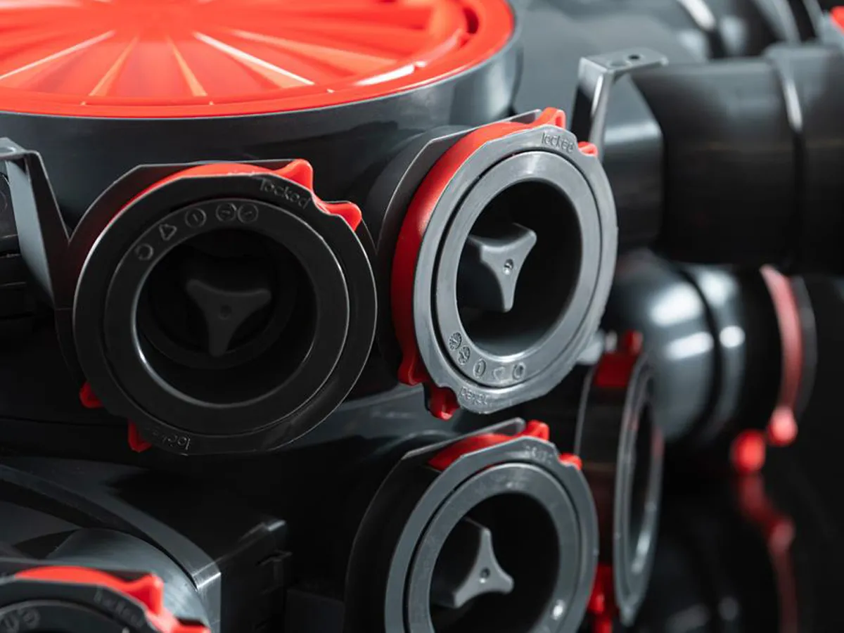 Распределительная коробка HEATPEX ARIA CONNECT (8 x Ø90 мм), вид вблизи